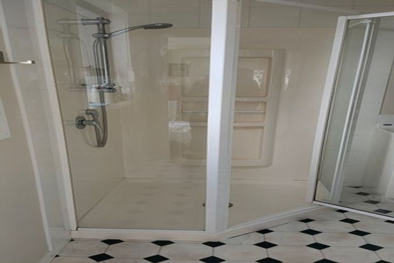 Photo of property in 295 Main Road, Tawa, Wellington, 5028