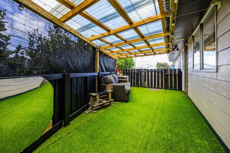 Photo of property in 2/8 Waipouri Road, Mangere, Auckland, 2022