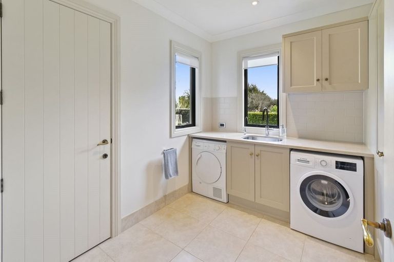 Photo of property in 3 Corsica Way, Karaka, Papakura, 2113