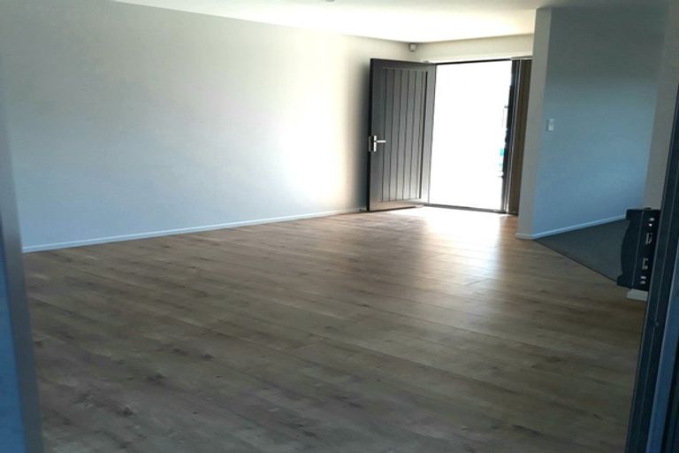 Photo of property in 14 Modello Lane, Waiuku, 2123