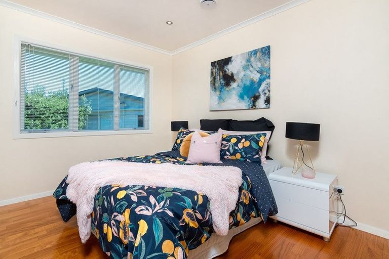 Photo of property in 47 Hereford Street, Te Atatu Peninsula, Auckland, 0610