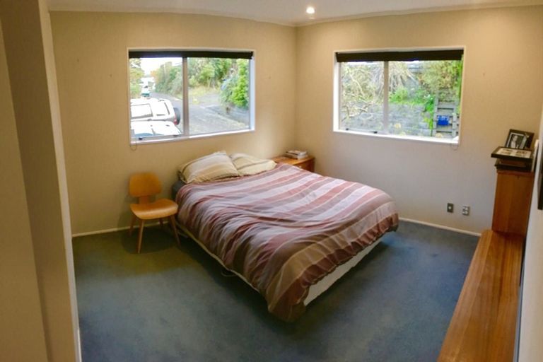 Photo of property in 92 Thurleigh Grove, Karori, Wellington, 6012