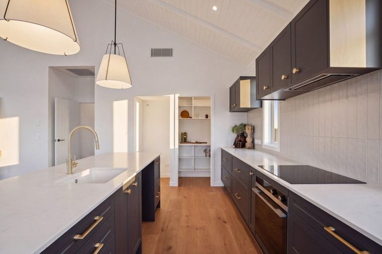 Photo of property in 105 Burdon Loop, Lake Hawea, 9382