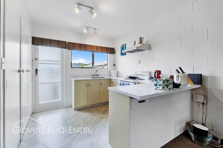 Photo of property in 2/23a Nandana Drive, Glen Eden, Auckland, 0602
