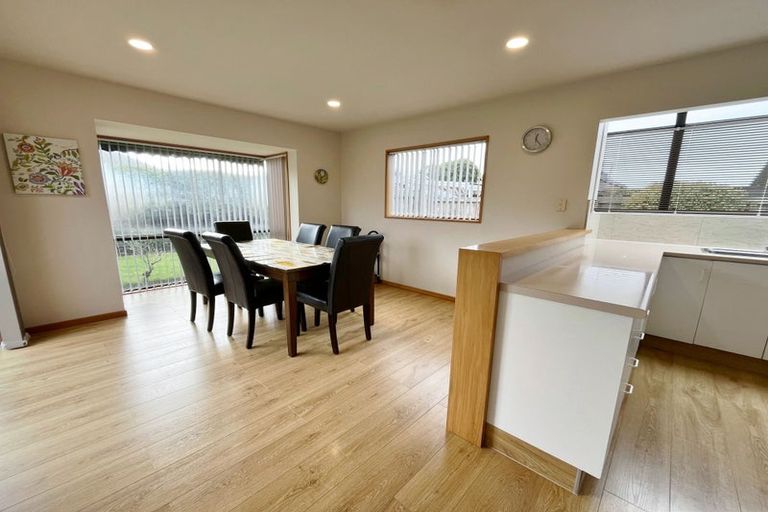 Photo of property in 30a Taylors Avenue, Bryndwr, Christchurch, 8052