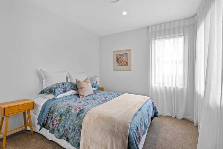 Photo of property in 14 Odlin Lane, Red Beach, 0932