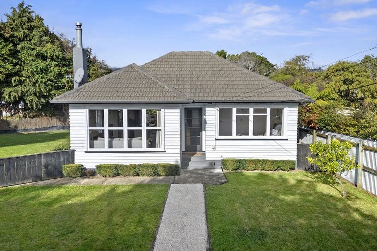 Photo of property in 9 Huia Grove, Elderslea, Upper Hutt, 5018