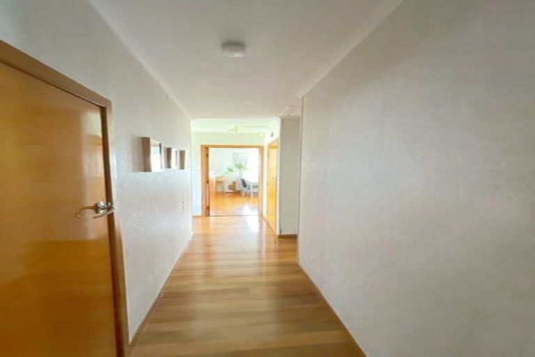 Photo of property in 41 St Leonards Road, Kelston, Auckland, 0602