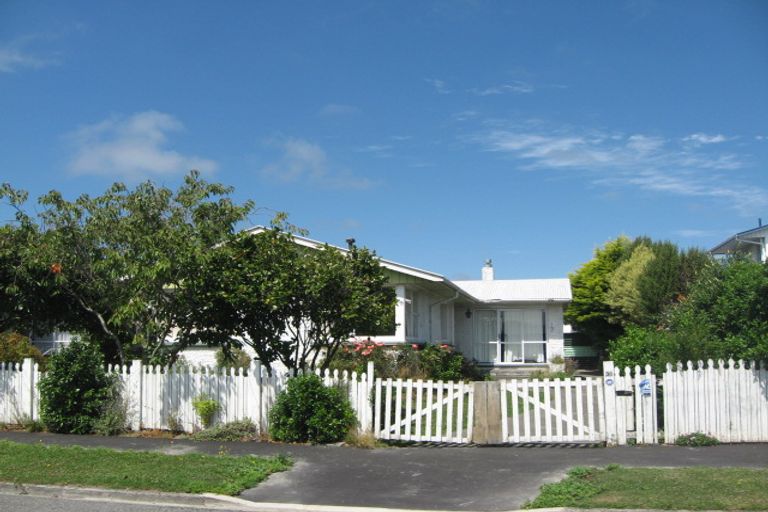 Photo of property in 38 Rollesby Street, Hoon Hay, Christchurch, 8025