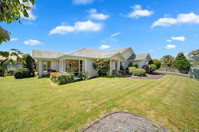 Photo of property in 11 Perotti Place, Conifer Grove, Takanini, 2112