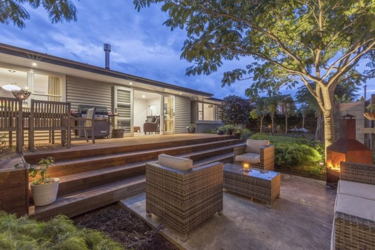 Photo of property in 27 Hinewa Road, Otumoetai, Tauranga, 3110