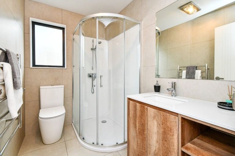 Photo of property in 4b Cronshaw Road, Karaka, Papakura, 2113