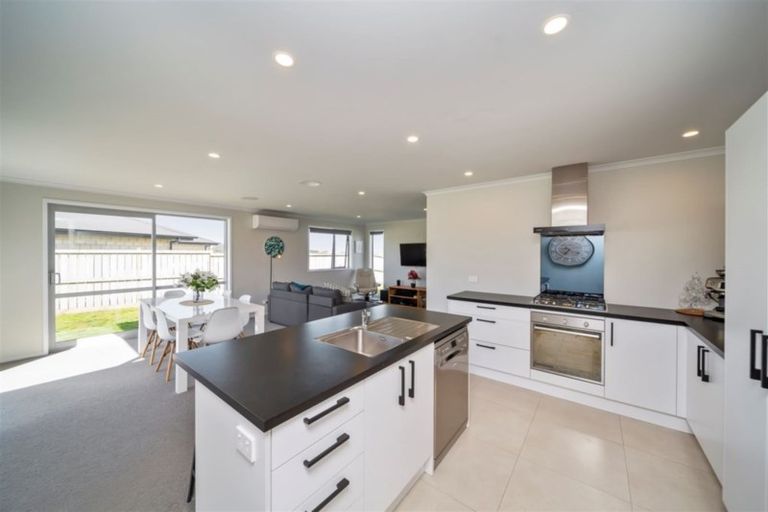 Photo of property in 14 Mercade Close, Stratford, 4332