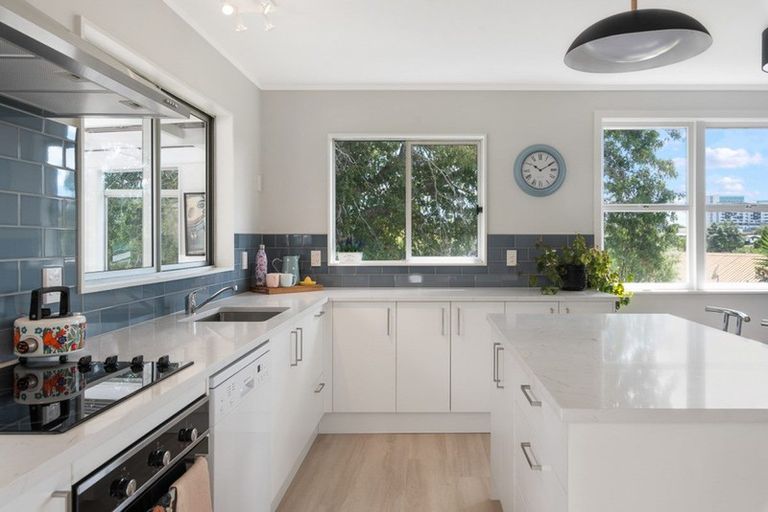 Photo of property in 42a Woodglen Road, Glen Eden, Auckland, 0602