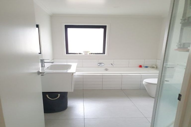 Photo of property in 6 Ward Street, Jacks Point, Queenstown, 9371