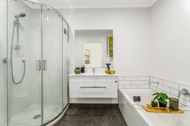 Photo of property in 115a Queen Charlotte Drive, Aotea, Porirua, 5024