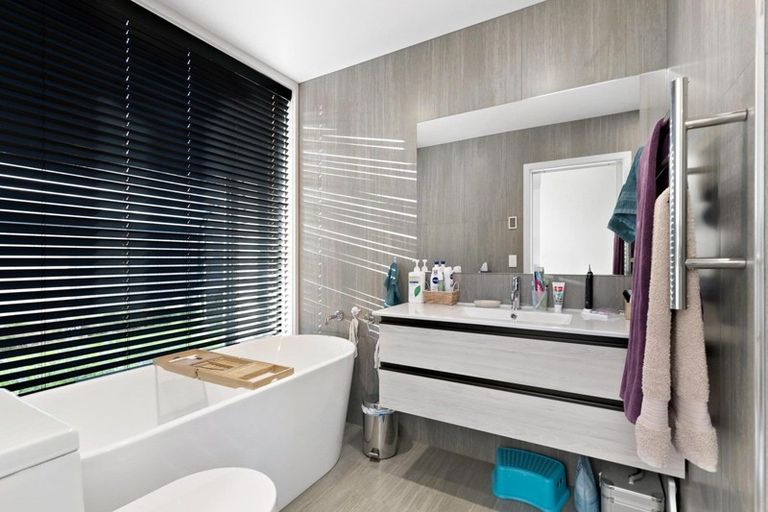 Photo of property in 2 Kotuku Lane, Hobsonville, Auckland, 0616