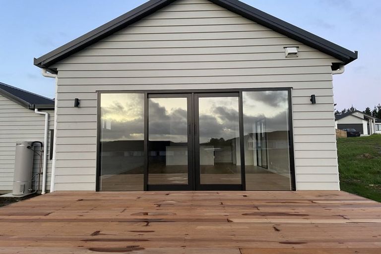 Photo of property in 25 Paihere Street, Huapai, 0810