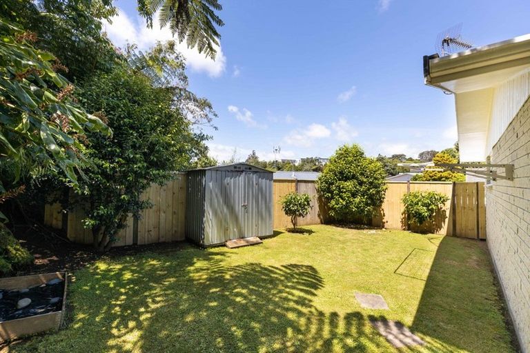 Photo of property in 2 Waterloo Place, Westown, New Plymouth, 4310
