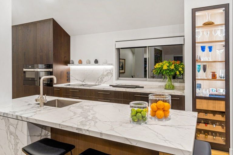 Photo of property in 2/43 Princes Street, Northcote Point, Auckland, 0627