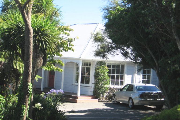 Photo of property in 31 Woburn Road, Northland, Wellington, 6012