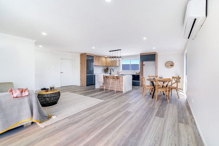 Photo of property in 7 Gambare Place, Wattle Downs, Auckland, 2103