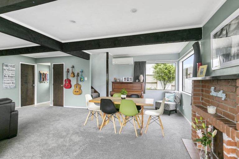 Photo of property in 16 Abilene Crescent, Churton Park, Wellington, 6037
