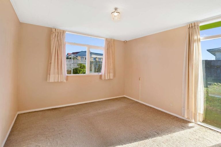 Photo of property in 21 Raupo Street, Castlecliff, Whanganui, 4501