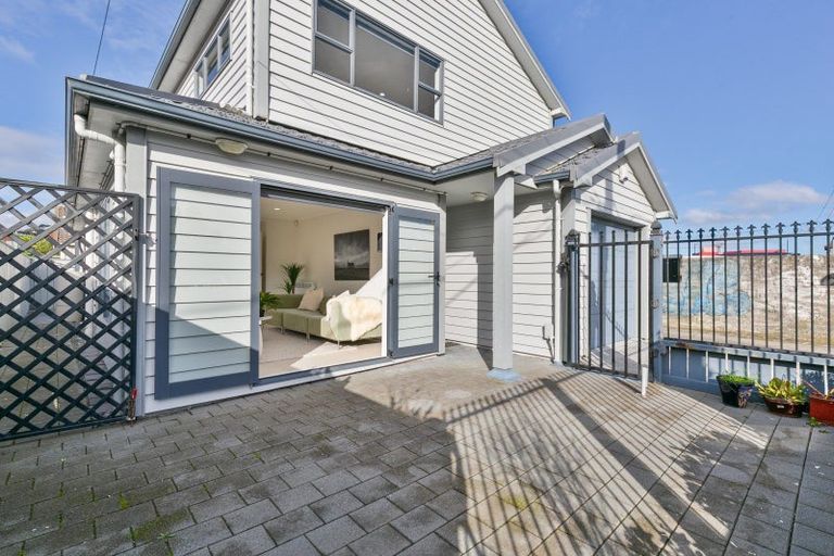 Photo of property in 12 Kauri Street, Miramar, Wellington, 6022
