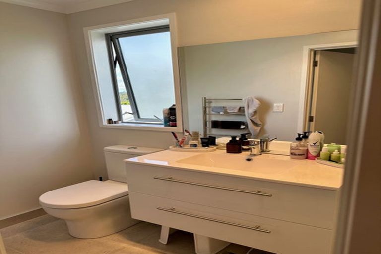 Photo of property in 74c Stanley Road, Glenfield, Auckland, 0629