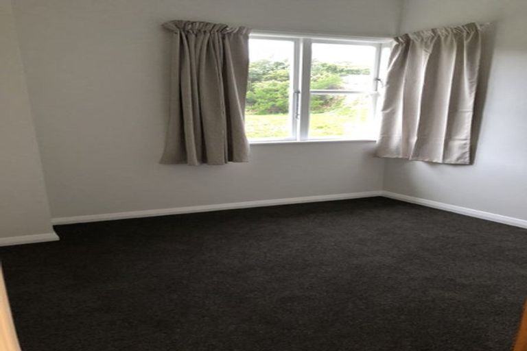 Photo of property in 33 Hindmarsh Street, Johnsonville, Wellington, 6037