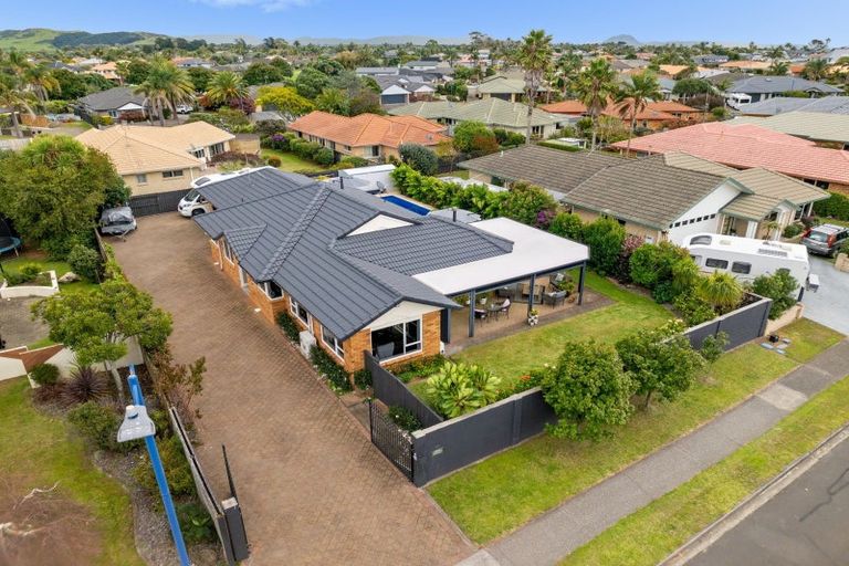 Photo of property in 90 Santa Monica Drive, Papamoa Beach, Papamoa, 3118