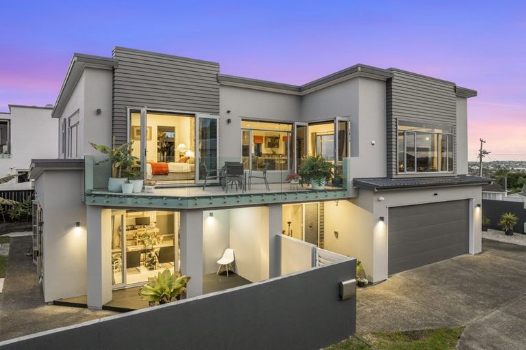 Photo of property in 219 East Coast Road, Campbells Bay, Auckland, 0620