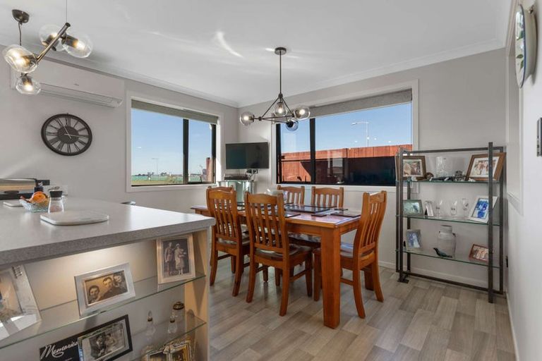 Photo of property in 32 Sabre Street, Papamoa Beach, Papamoa, 3118