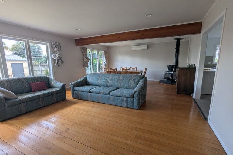 Photo of property in 30 Kervil Avenue, Te Atatu Peninsula, Auckland, 0610