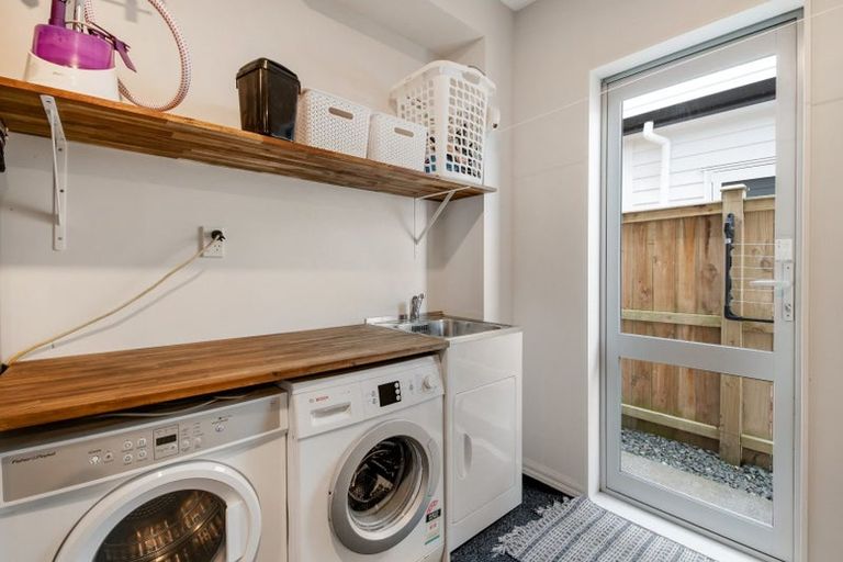 Photo of property in 140 Arran Point Parade, Orewa, 0931