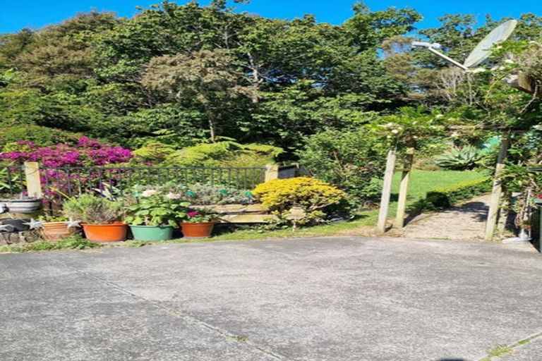 Photo of property in 84 Butterworth Drive, Glendene, Auckland, 0602
