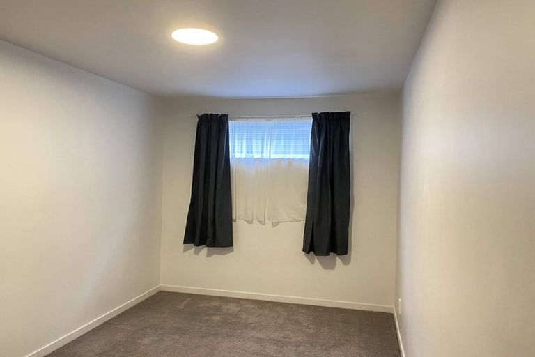 Photo of property in 43 Fitzwater Place, Henderson, Auckland, 0612