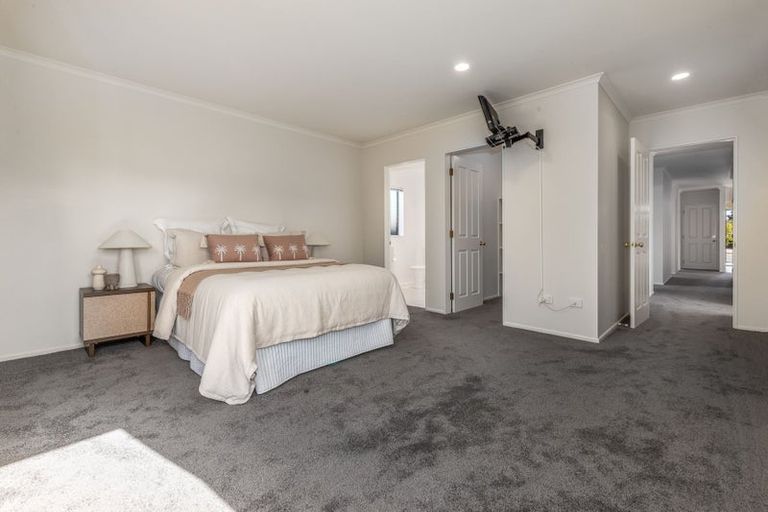 Photo of property in 15a Runanga Grove, Waikanae, 5036