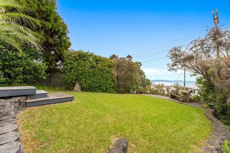 Photo of property in 33 Totara Road, Stanmore Bay, Whangaparaoa, 0932