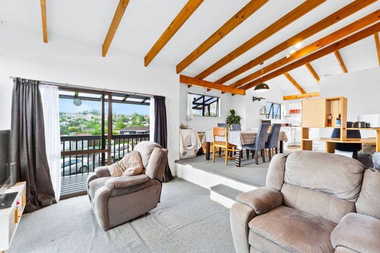 Photo of property in 13 Frosses Place, Massey, Auckland, 0614