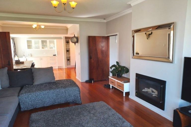 Photo of property in 6 Coates Grove, Silverstream, Upper Hutt, 5019