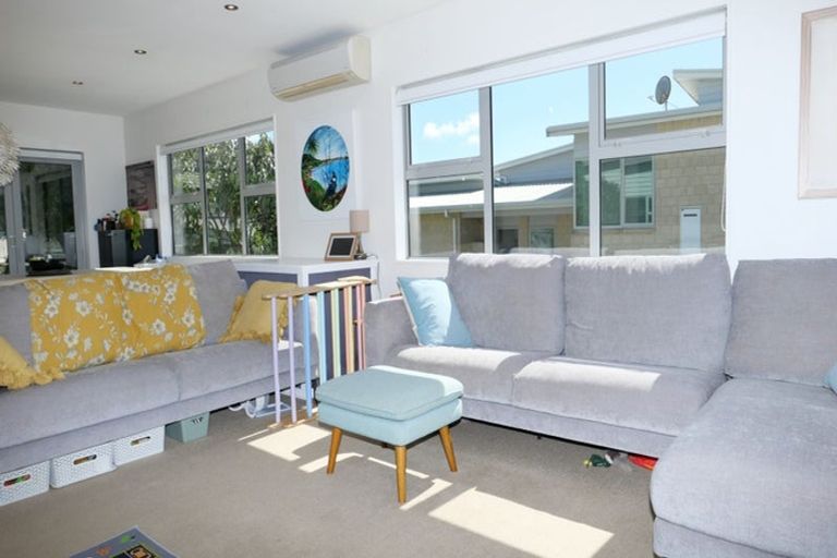 Photo of property in 61 Hillcrest Road North, Raumati Beach, Paraparaumu, 5032