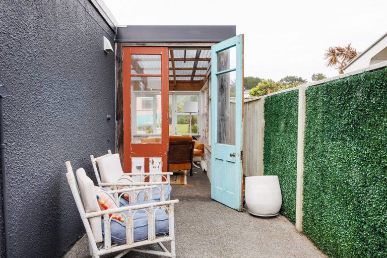 Photo of property in 16 Chrystal Street, Foxton Beach, Foxton, 4815