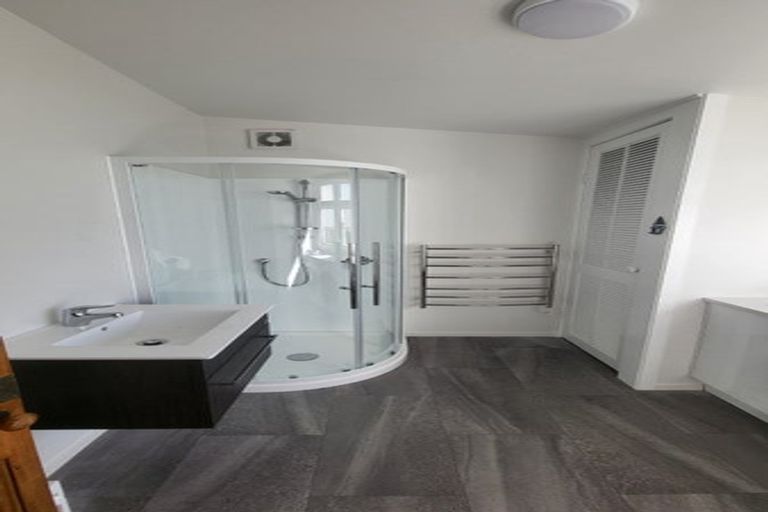 Photo of property in 130 Tasman Street, Mount Cook, Wellington, 6021