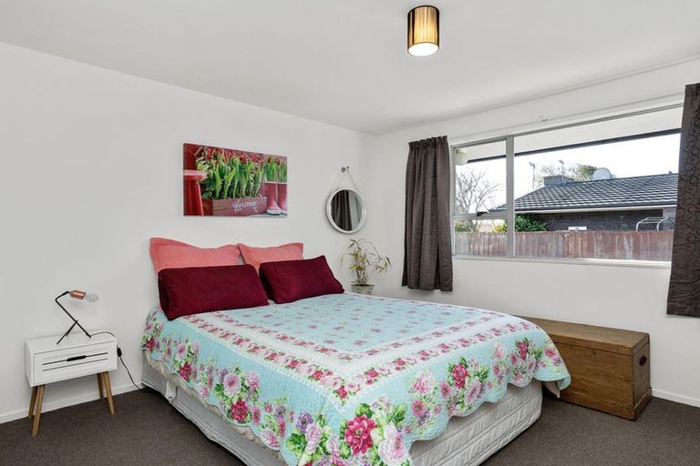 Photo of property in 8 Ashwood Street, Parklands, Christchurch, 8083