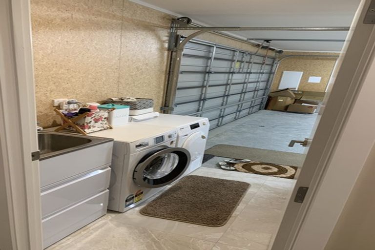 Photo of property in 14 Ivy Lane, Kelvin Grove, Palmerston North, 4414