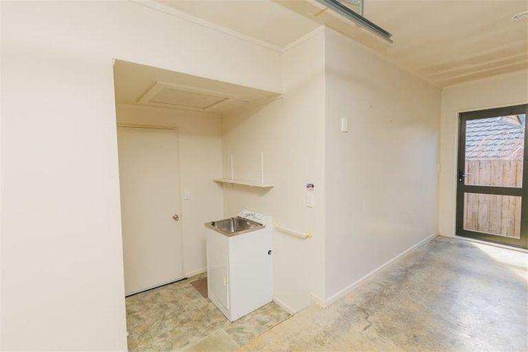 Photo of property in 15u6 Glanmire Road, Newlands, Wellington, 6037