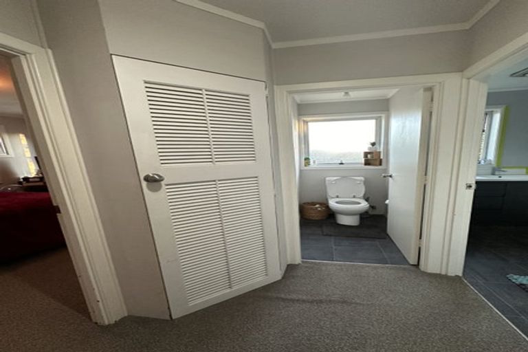 Photo of property in 6 Minton Place, Manurewa, Auckland, 2102