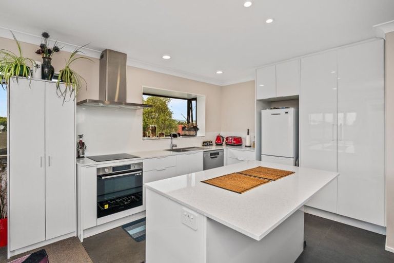 Photo of property in 3 Karepe Lane, Kumeu, 0810